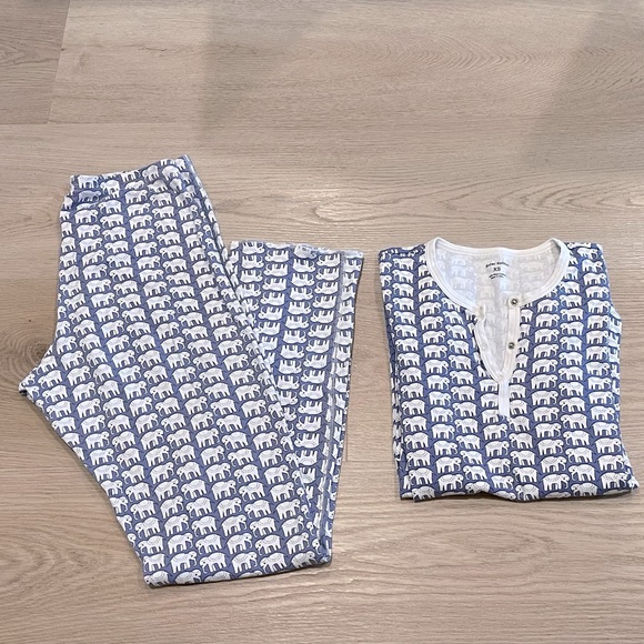 Roller Rabbit Other - Roller Rabbit Pajama Set in size XS.